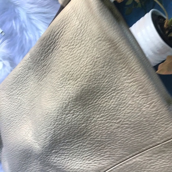 Coach Vintage Metallic Silver Leather Shoulder Satchel Duffel Bag Purse - Picture 7 of 15